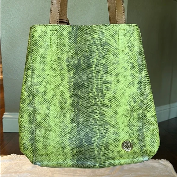 Vibrant Green Textured Tote with Tan Leather Handles - Picture 2 of 7